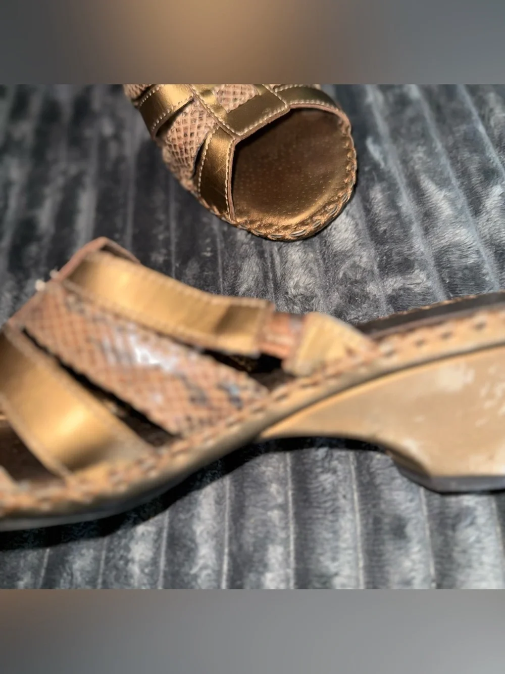 Strappy Leather Kitten Heels Open Toe Dressy Sandals 2 Inch Metallic Gold Sz 10